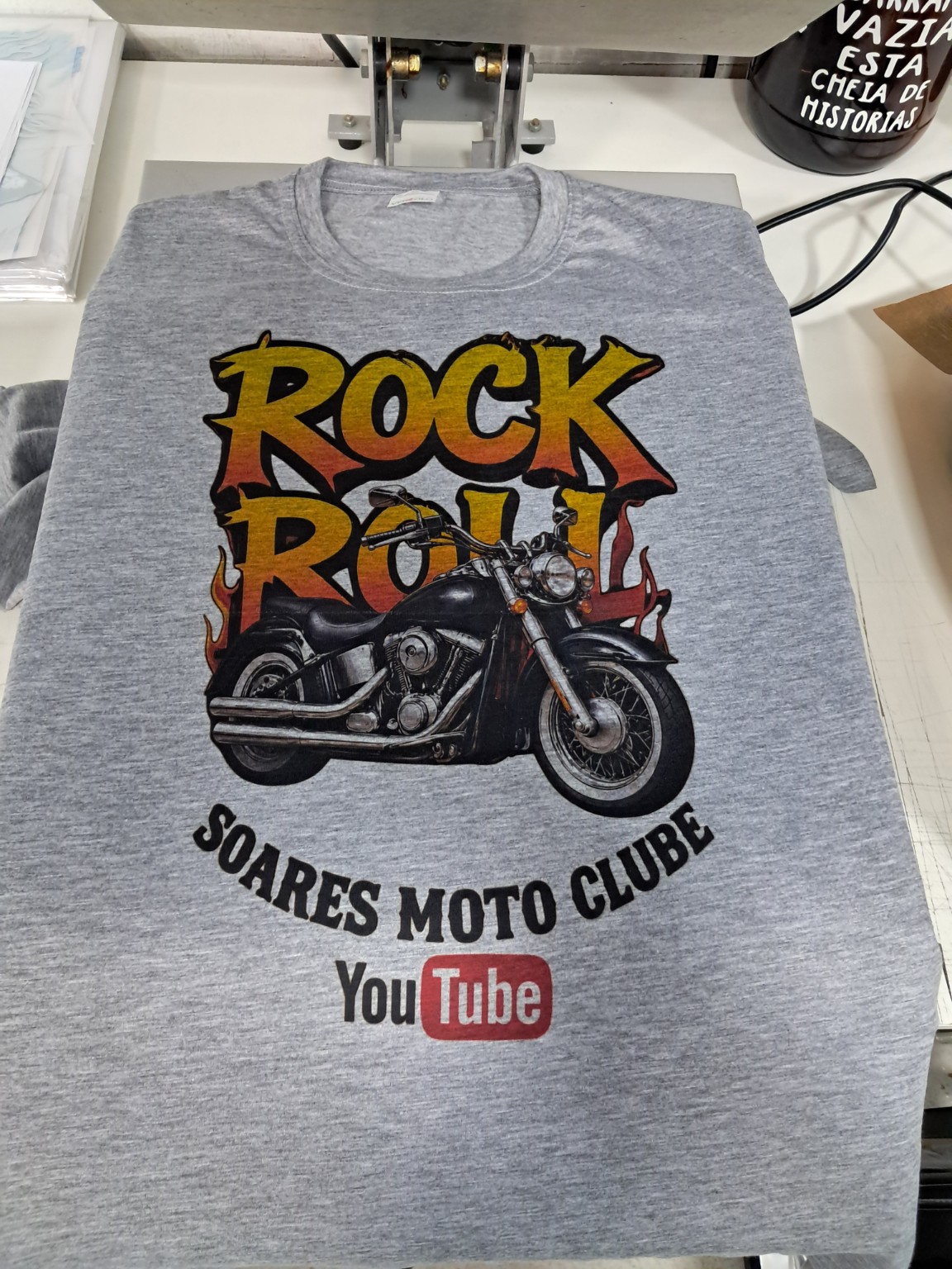Camisas personalizadas — trabalho da Copiar & Colar